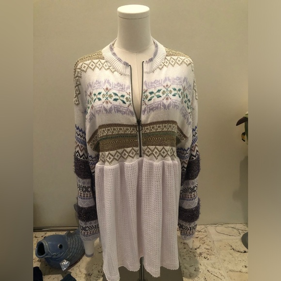 Free People Tops - Dazzling free people tunic!